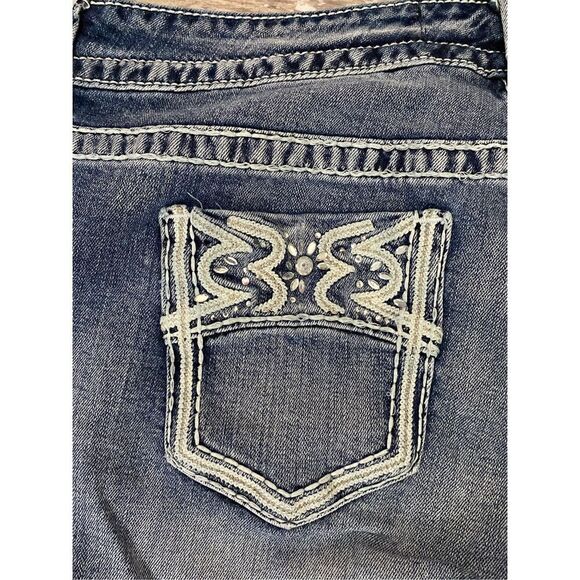 Maurice’s Premium Capri Jeans Rhinestone Embroidered Women’s Sz 16 Regular - Picture 6 of 7